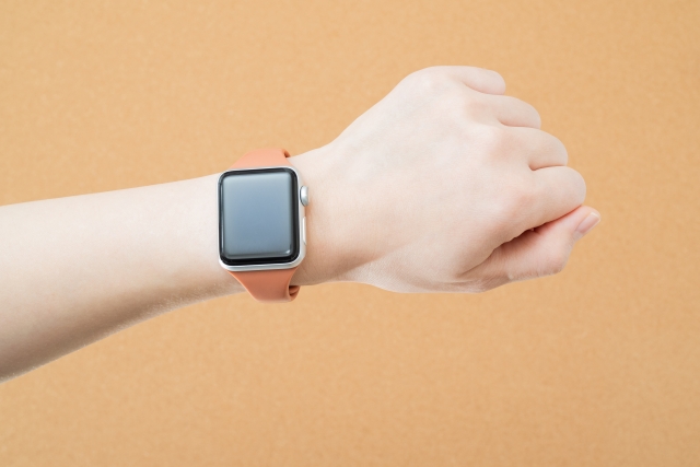 ウォーキングを続けるコツ③ スマートウォッチで歩数と心拍数を“見える化”した